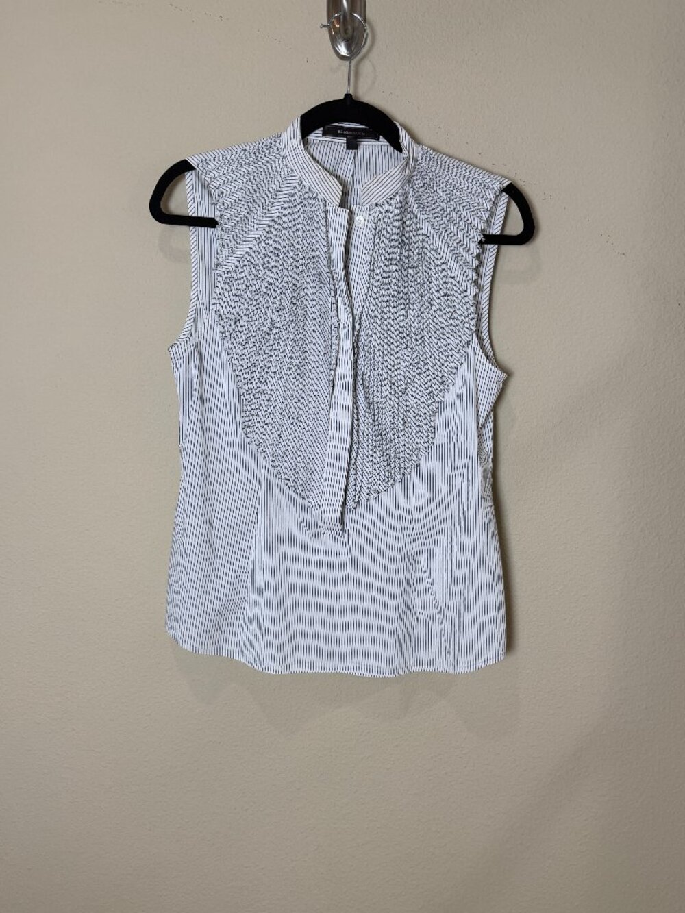 BCBGMaxAzria Pin Striped Tuxedo Style Ruffle Front Blouse Shirt Top Size Small